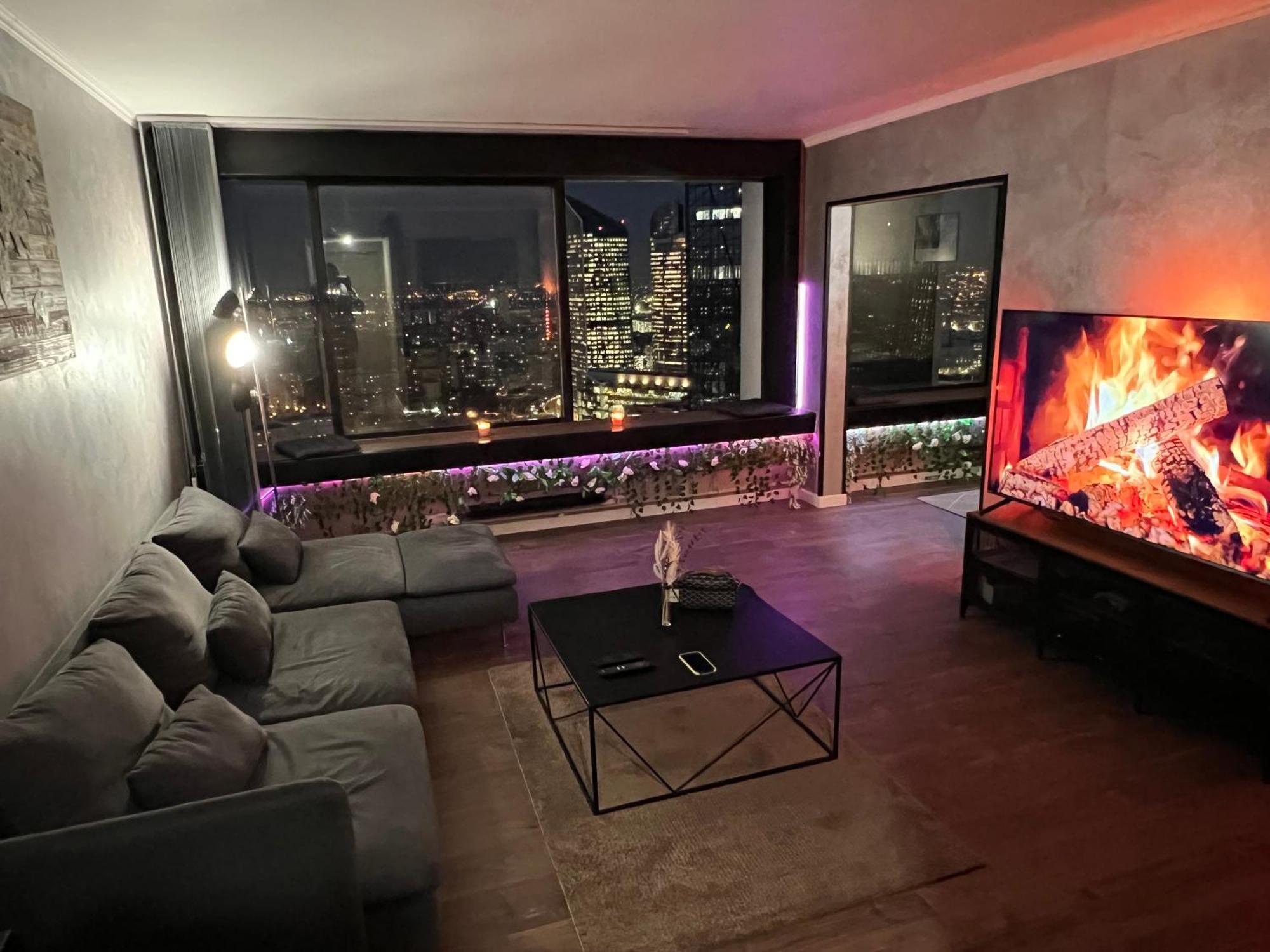 Netflix & Sky Jacuzzi * Puteaux